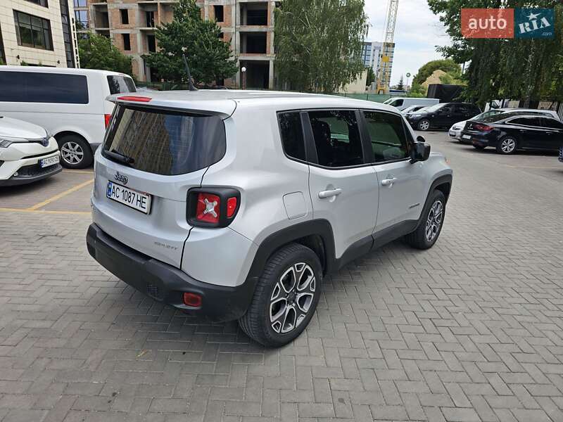Позашляховик / Кросовер Jeep Renegade 2016 в Луцьку