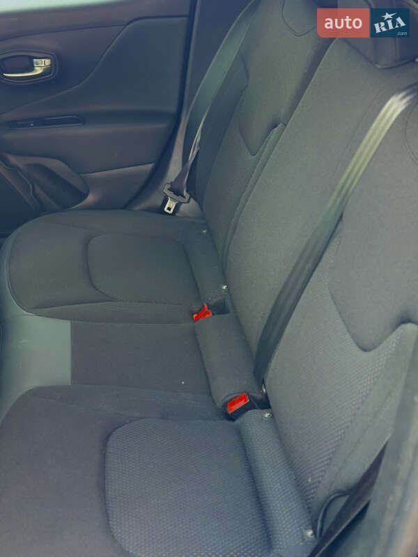 Позашляховик / Кросовер Jeep Renegade 2020 в Вишневому