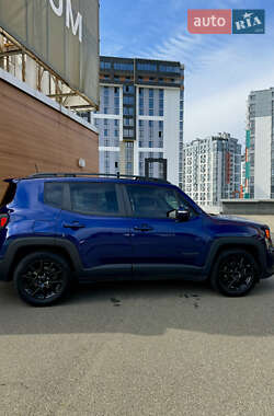 Внедорожник / Кроссовер Jeep Renegade 2020 в Вишневом