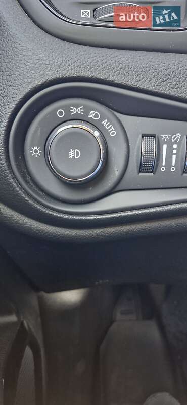 Позашляховик / Кросовер Jeep Renegade 2017 в Одесі