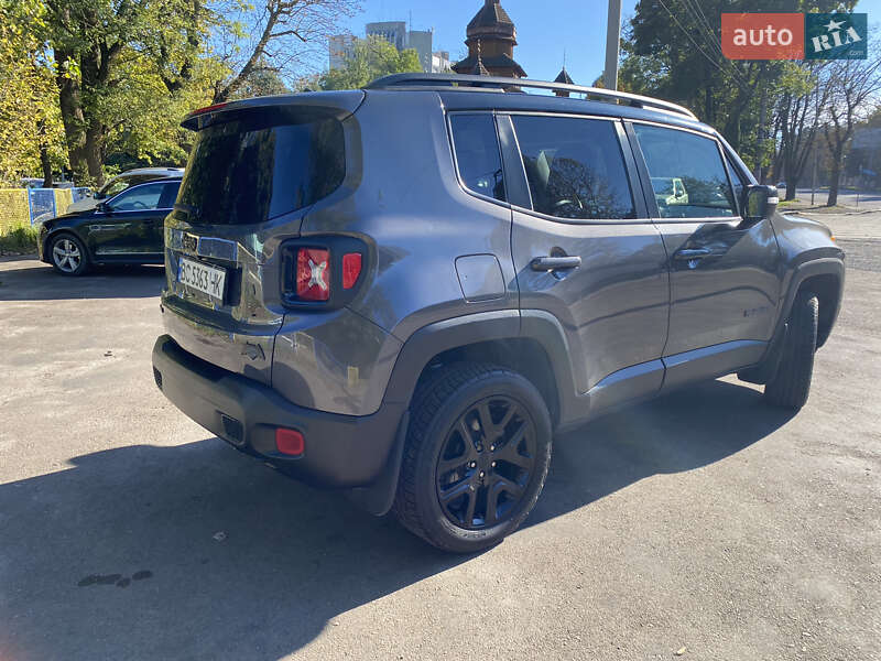 Позашляховик / Кросовер Jeep Renegade 2016 в Львові