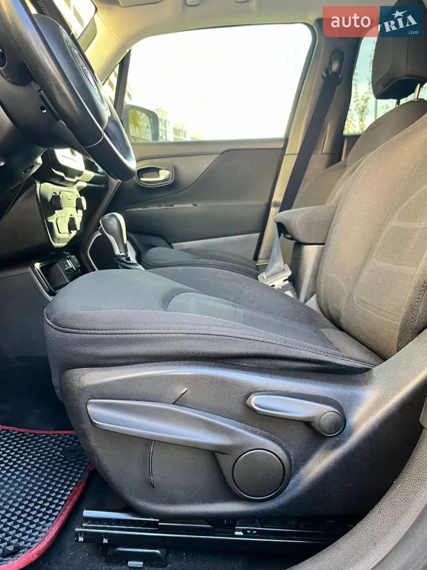 2018 Jeep Renegade - мініатюра 8