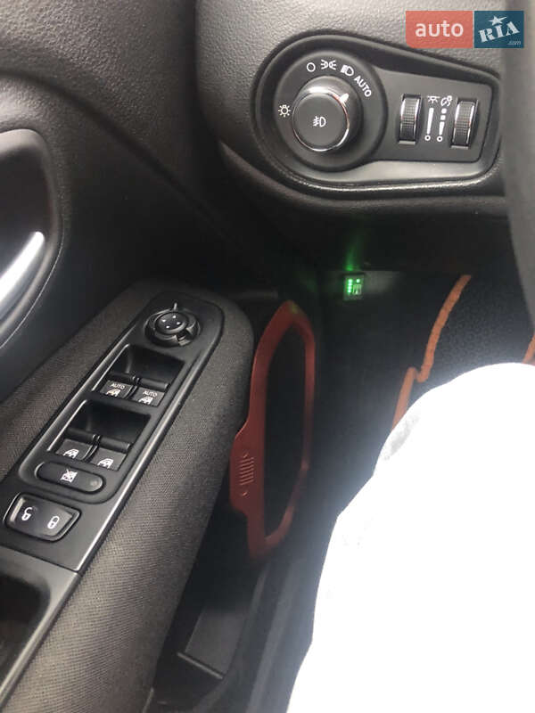 Позашляховик / Кросовер Jeep Renegade 2020 в Хмельницькому фото 9 Позашляховик / Кросовер Jeep Renegade 2020 в Хмельницькому