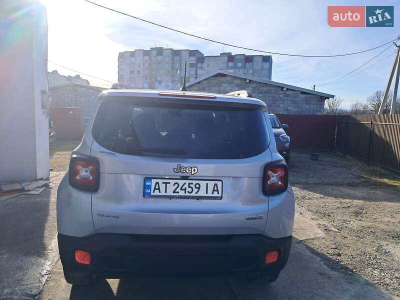 Внедорожник / Кроссовер Jeep Renegade 2016 в Коломые фото 2 Внедорожник / Кроссовер Jeep Renegade 2016 в Коломые