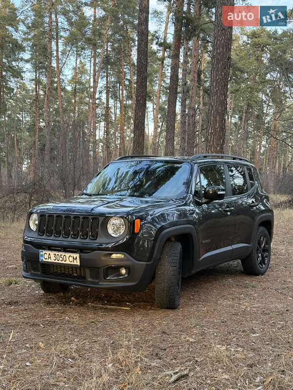 Внедорожник / Кроссовер Jeep Renegade 2016 в Черкассах