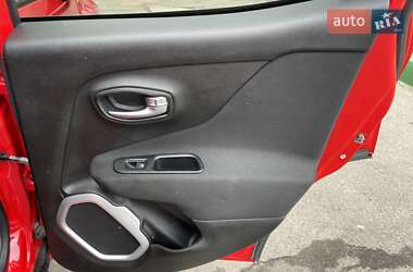 Внедорожник / Кроссовер Jeep Renegade 2018 в 