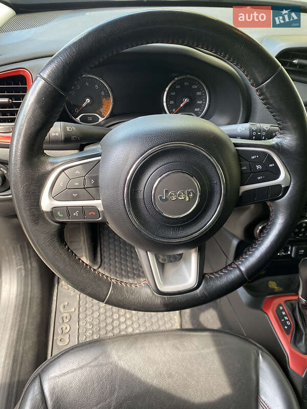 Внедорожник / Кроссовер Jeep Renegade 2016 в Киеве
