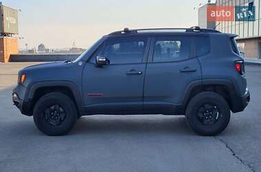 Внедорожник / Кроссовер Jeep Renegade 2016 в 