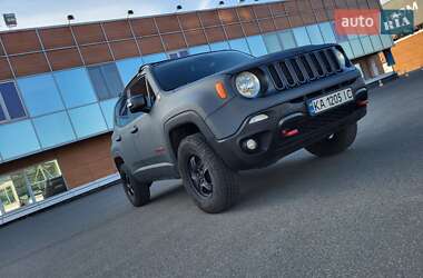 Внедорожник / Кроссовер Jeep Renegade 2016 в 