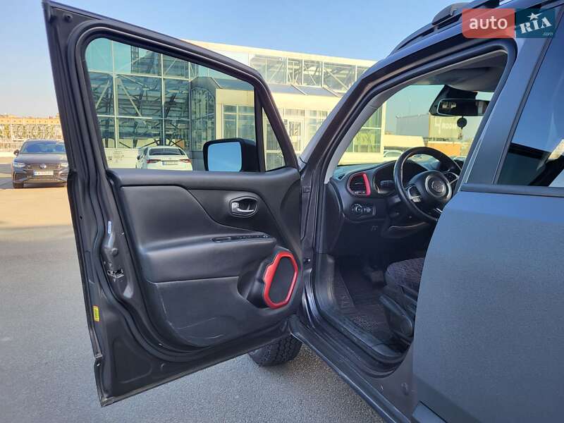 Позашляховик / Кросовер Jeep Renegade 2016 в Києві