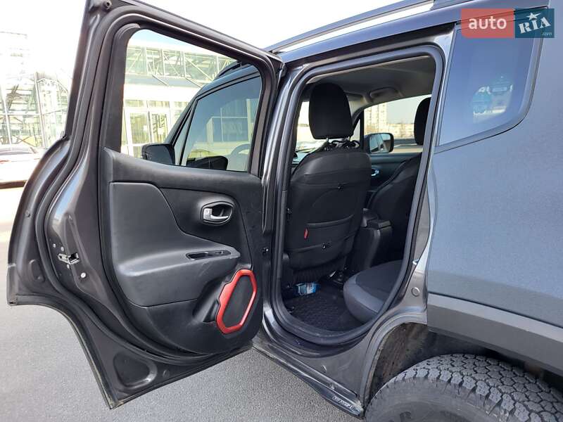 Позашляховик / Кросовер Jeep Renegade 2016 в Києві