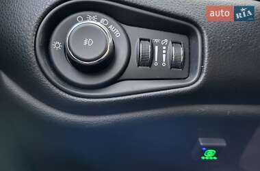 Внедорожник / Кроссовер Jeep Renegade 2016 в 