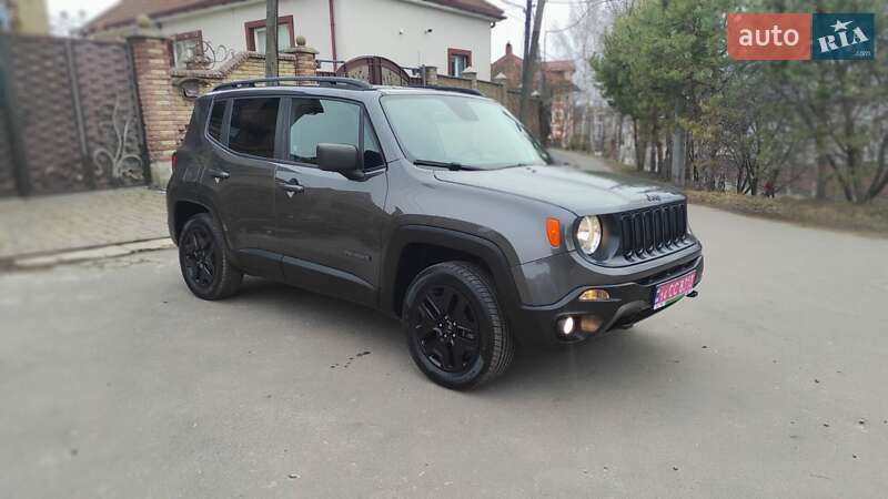 Внедорожник / Кроссовер Jeep Renegade 2018 в Дубно