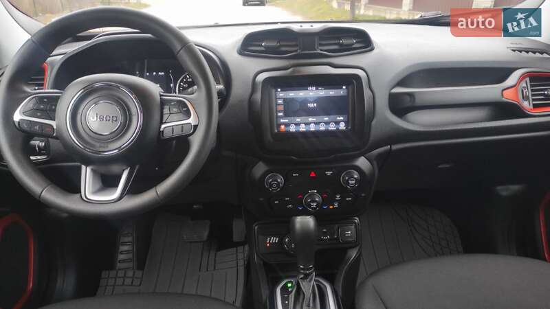 Внедорожник / Кроссовер Jeep Renegade 2018 в Дубно