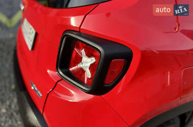 Внедорожник / Кроссовер Jeep Renegade 2016 в 