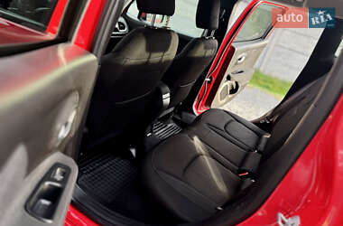 Внедорожник / Кроссовер Jeep Renegade 2016 в 