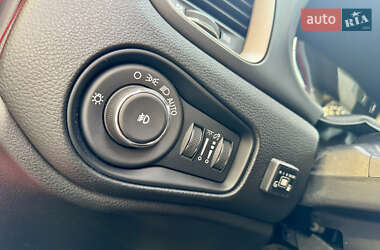 Внедорожник / Кроссовер Jeep Renegade 2016 в 