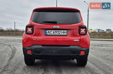 Позашляховик / Кросовер Jeep Renegade 2015 в 