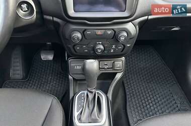 Внедорожник / Кроссовер Jeep Renegade 2018 в 