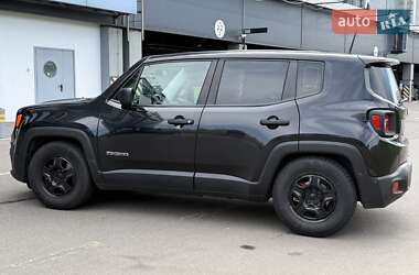 Позашляховик / Кросовер Jeep Renegade 2015 в 