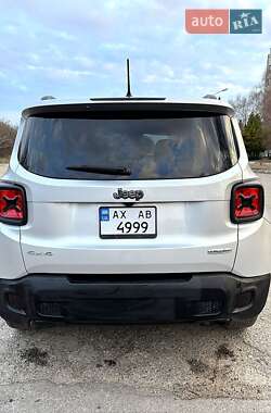 Внедорожник / Кроссовер Jeep Renegade 2015 в 