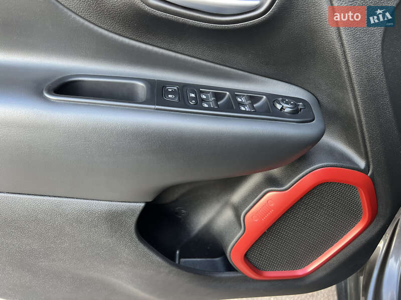Внедорожник / Кроссовер Jeep Renegade 2019 в Киеве