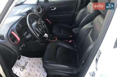 Внедорожник / Кроссовер Jeep Renegade 2016 в 