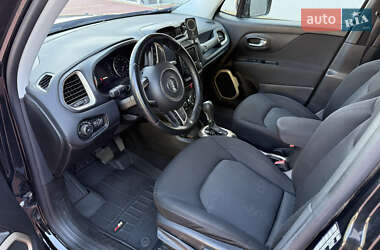 Позашляховик / Кросовер Jeep Renegade 2016 в 