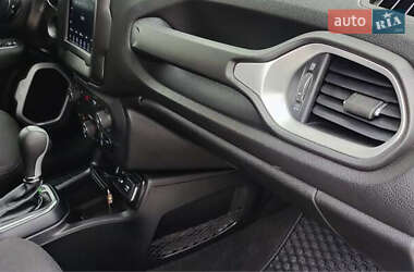 Позашляховик / Кросовер Jeep Renegade 2019 в 