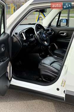 Внедорожник / Кроссовер Jeep Renegade 2016 в 