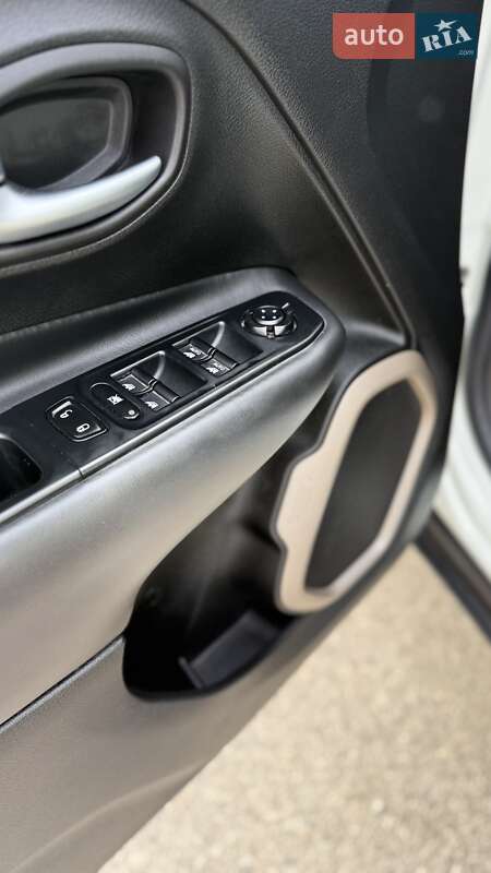 Внедорожник / Кроссовер Jeep Renegade 2016 в Харькове