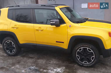 Позашляховик / Кросовер Jeep Renegade 2015 в 