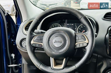 Внедорожник / Кроссовер Jeep Renegade 2016 в 
