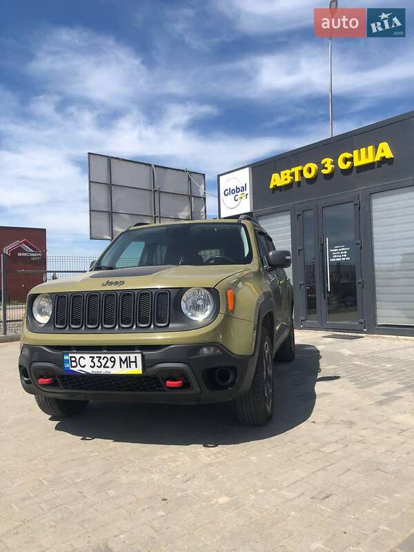 Позашляховик / Кросовер Jeep Renegade 2015 в 