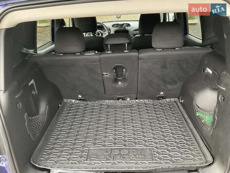 Позашляховик / Кросовер Jeep Renegade 2015 в Ужгороді