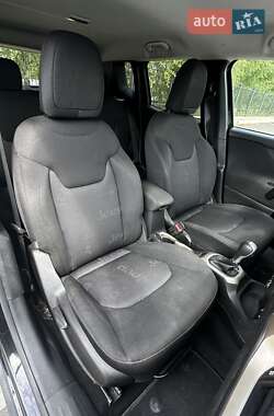 Внедорожник / Кроссовер Jeep Renegade 2017 в 