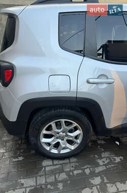Внедорожник / Кроссовер Jeep Renegade 2015 в 