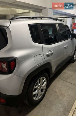 Внедорожник / Кроссовер Jeep Renegade 2015 в 