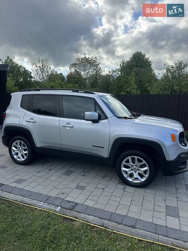 Внедорожник / Кроссовер Jeep Renegade 2016 в 