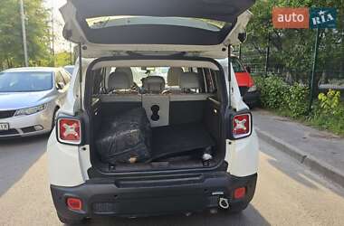 Позашляховик / Кросовер Jeep Renegade 2015 в 