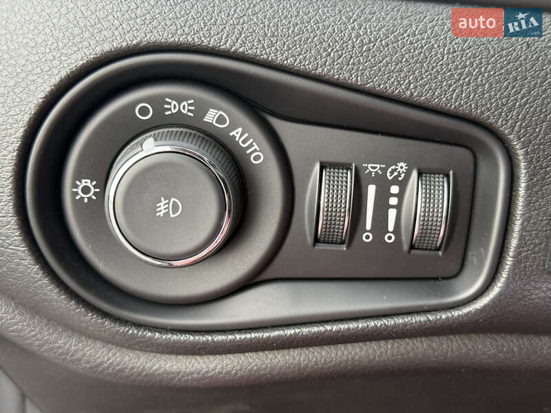 Позашляховик / Кросовер Jeep Renegade 2016 в Одесі фото 20 Позашляховик / Кросовер Jeep Renegade 2016 в Одесі