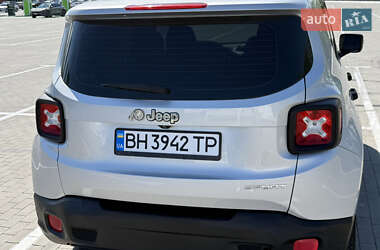 Внедорожник / Кроссовер Jeep Renegade 2015 в 