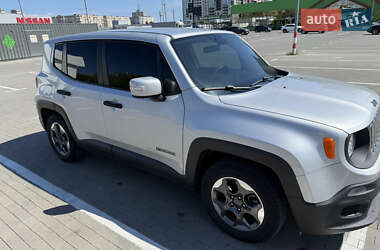 Внедорожник / Кроссовер Jeep Renegade 2015 в 
