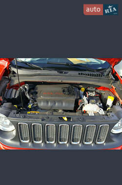 Внедорожник / Кроссовер Jeep Renegade 2015 в 