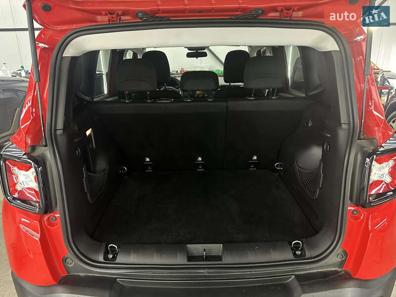 Внедорожник / Кроссовер Jeep Renegade 2019 в Киеве
