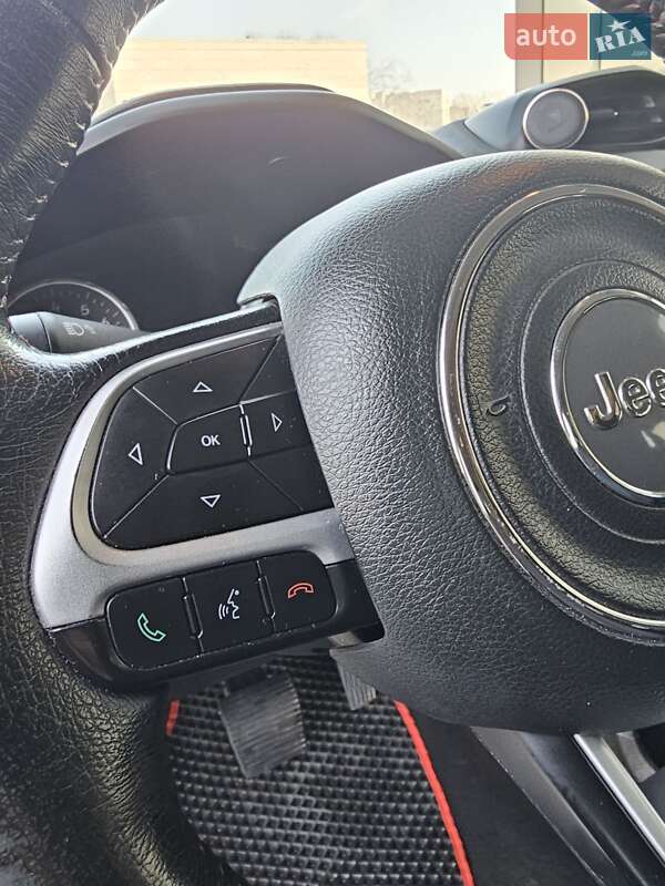 Позашляховик / Кросовер Jeep Renegade 2015 в Києві