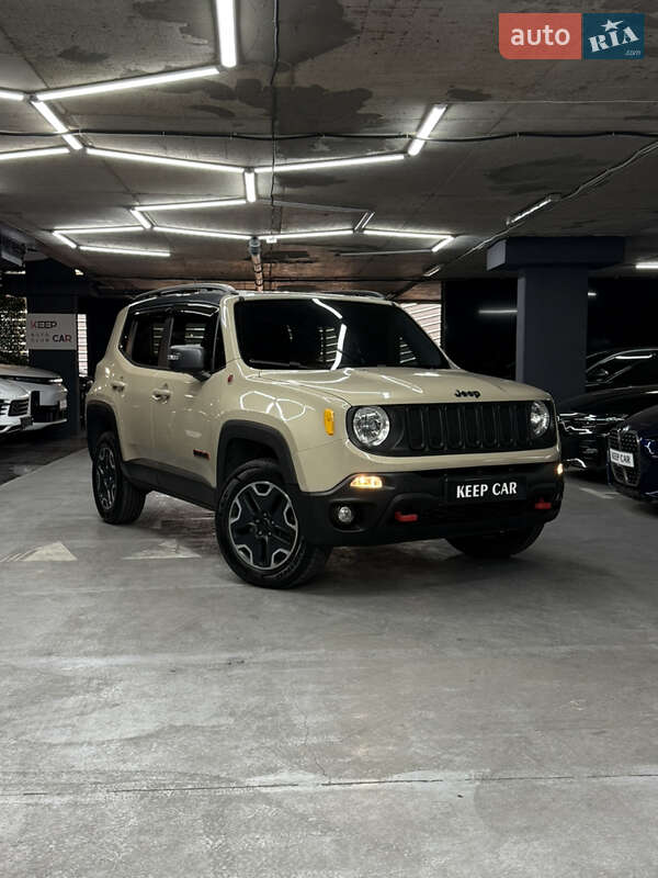 Внедорожник / Кроссовер Jeep Renegade 2016 в 
