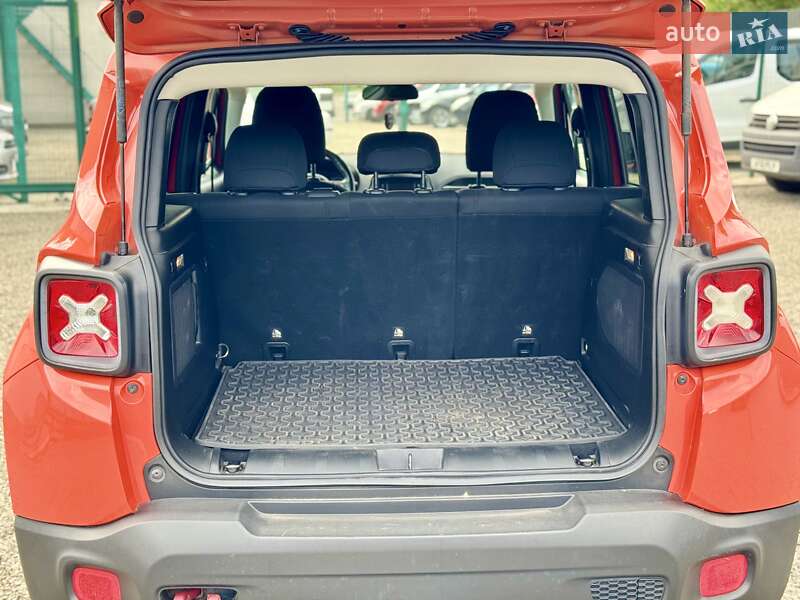 Внедорожник / Кроссовер Jeep Renegade 2015 в Сумах