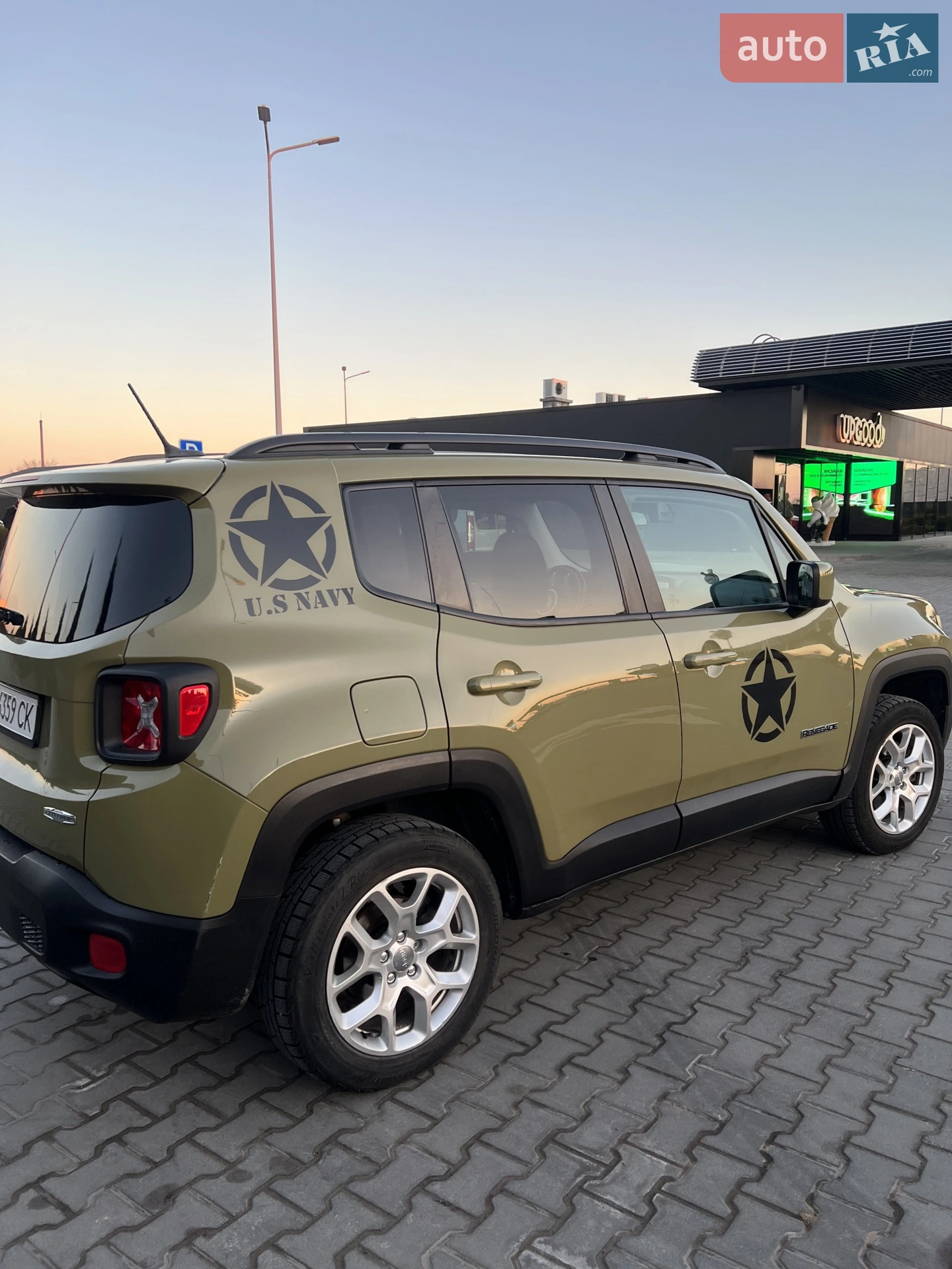 2015 Jeep Renegade - мініатюра 2