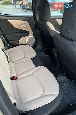 Внедорожник / Кроссовер Jeep Renegade 2015 в 